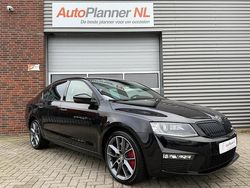Zwart Gebruikt 2016 Skoda Octavia RS Sedan | € 17.944 (Eerlijke prijs)