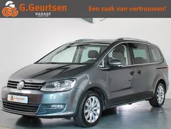 Grijs Gebruikt 2017 VW Sharan Highline MPV | € 27.900 (Goede deal)