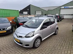Grijs Gebruikt 2011 Toyota Aygo Hatchback | € 4.750 (Iets duurder)