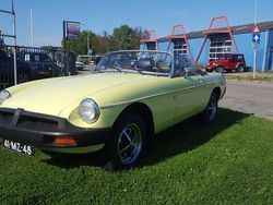 Geel Gebruikt 1976 MG B Cabriolet | € 9.900