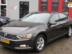 Bruin Gebruikt 2016 VW Passat Trendline Sedan | € 8.900 (Goede deal)