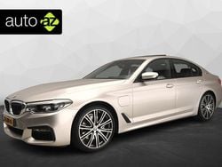 Grijs Gebruikt 2019 BMW 530e M Sport Sedan | € 26.900 (Eerlijke prijs)