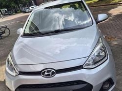 Grijs Gebruikt 2015 Hyundai i10 Hatchback | € 4.200 (Goede deal)
