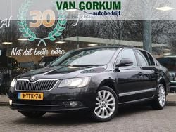 Zwart (metallic) Gebruikt 2014 Skoda Superb Business Line Hatchback | € 8.950