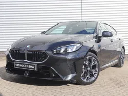 Saphirschwarz Nieuw 2025 BMW 220 M Sport Coupé | € 55.056 (Goede deal)