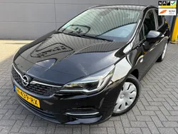 Zwart, metallic lak Gebruikt 2020 Opel Astra Business Hatchback | € 10.499 (Eerlijke prijs)