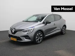 Grijs Gebruikt 2023 Renault Clio V Evolution Hatchback | € 17.435 (Eerlijke prijs)