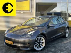 Grijs Gebruikt 2021 Tesla Model 3 Long Range Sedan | € 29.950 (Eerlijke prijs)