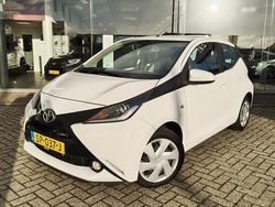 Wit Gebruikt 2018 Toyota Aygo X-play Hatchback | € 7.395 (Eerlijke prijs)