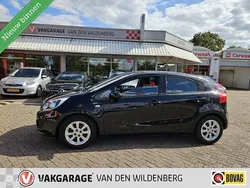 Zwart Gebruikt 2014 Kia Rio Comfort Hatchback | € 8.950 (Iets duurder)