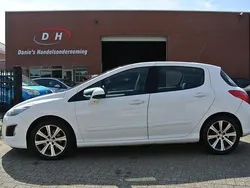 Wit Gebruikt 2012 Peugeot 308 Allure Hatchback | € 4.599 (Eerlijke prijs)