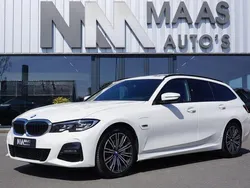 Wit Gebruikt 2022 BMW 330 Executive Stationwagen | € 35.950 (Eerlijke prijs)