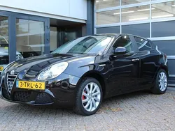 Zwart Gebruikt 2014 Alfa Romeo Giulietta Progression Hatchback | € 9.900 (Eerlijke prijs)