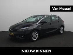 Zwart, metallic lak Gebruikt 2020 Opel Astra Business Elegance Hatchback | € 12.995 (Goede deal)