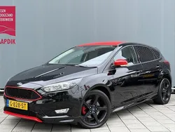Zwart Gebruikt 2016 Ford Focus ST-Line Hatchback | € 9.999 (Eerlijke prijs)