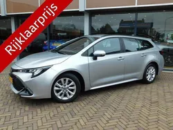 Grijs, metallic lak Gebruikt 2024 Toyota Corolla Active Stationwagen | € 29.400 (Iets duurder)