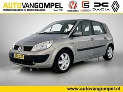 Beige Gebruikt 2005 Renault Scénic II Expression MPV | € 1.240 (Goede deal)
