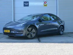 Grijs Gebruikt 2021 Tesla Model 3 Standard Range Sedan | € 27.999 (Iets duurder)