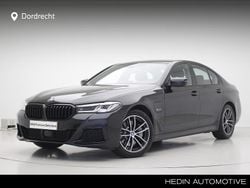 Zwart Gebruikt 2022 BMW 530e M Sport Sedan | € 41.895 (Eerlijke prijs)