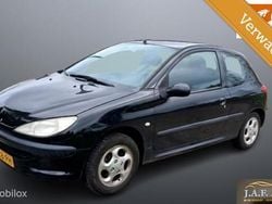 Zwart Gebruikt 2002 Peugeot 206 Hatchback | € 1.750 (Eerlijke prijs)