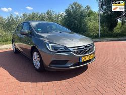 Grijs Gebruikt 2018 Opel Astra Edition Hatchback | € 8.999 (Eerlijke prijs)