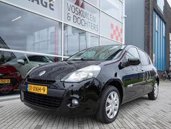 Zwart Gebruikt 2012 Renault Clio R.S. Authentique Hatchback | € 6.450 (Duur)