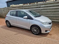 Grijs Gebruikt 2014 Toyota Yaris MPV | € 5.950