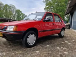 Rood Gebruikt 1991 Peugeot 205 Hatchback | € 1.699