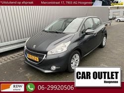 Grijs Gebruikt 2013 Peugeot 208 Envy Hatchback | € 4.650 (Eerlijke prijs)