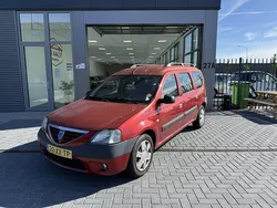 Rood Gebruikt 2007 Dacia Logan MCV Lauréate MPV | € 1.445
