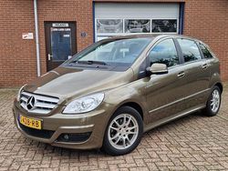 Bruin Gebruikt 2011 Mercedes B180 Business MPV | € 5.950 (Eerlijke prijs)