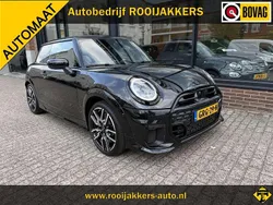 Zwart Gebruikt 2024 Mini Cooper Hatchback | € 34.895