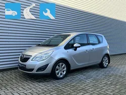 Grijs Gebruikt 2011 Opel Meriva MPV | € 5.950 (Goede deal)