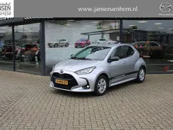 Grijs, metallic lak Gebruikt 2024 Mazda 2 Comfort Hatchback | € 25.900 (Eerlijke prijs)