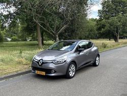 Grijs Gebruikt 2016 Renault Clio IV LIMITED Hatchback | € 8.440 (Eerlijke prijs)