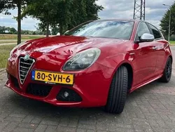 Rood Gebruikt 2011 Alfa Romeo Giulietta Distinctive Hatchback | € 4.150 (Eerlijke prijs)