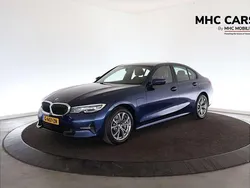 Blauw Gebruikt 2020 BMW 330e Sport Line Sedan | € 25.200 (Goede deal)