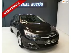 Zwart Gebruikt 2015 Opel Astra Hatchback | € 6.749 (Eerlijke prijs)