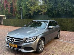 Grijs (metallic) Gebruikt 2015 Mercedes C350 Edition Stationwagen | € 16.500 (Goede deal)