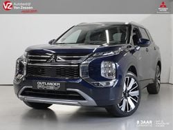 Cosmic blue (donker blauw metallic) Nieuw 2025 Mitsubishi Outlander P-HEV Instyle SUV | € 58.995 (Iets duurder)