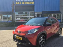 Rood Gebruikt 2023 Toyota Aygo Pulse Hatchback | € 19.450 (Super prijs)