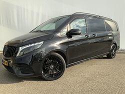 Zwart Gebruikt 2023 Mercedes V300 Avantgarde Edition MPV | € 64.950 (Goede deal)