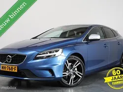 Blauw Gebruikt 2017 Volvo V40 R-Design Stationwagen | € 17.700 (Goede deal)