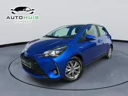 Blauw, metallic lak Gebruikt 2019 Toyota Yaris Hybrid Comfort Hatchback | € 14.945 (Goede deal)