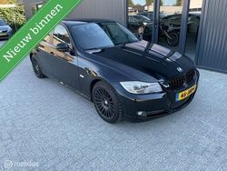 Zwart Gebruikt 2009 BMW 318 Sedan | € 3.250 (Eerlijke prijs)