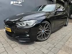 Zwart Gebruikt 2016 BMW 330e Executive Sedan | € 23.950
