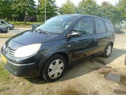 Grijs Gebruikt 2005 Renault Mégane GrandTour Dynamique Stationwagen | € 1.995