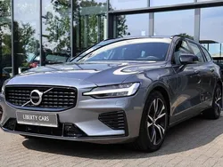 Grijs Gebruikt 2021 Volvo V60 R-Design Stationwagen | € 33.950 (Iets duurder)