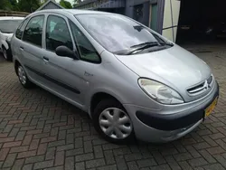 Grijs Gebruikt 2003 Citroën Xsara Picasso MPV | € 999 (Eerlijke prijs)