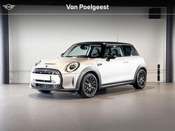 Melting silver iii Gebruikt 2023 Mini Cooper Classic Hatchback | € 21.900 (Eerlijke prijs)